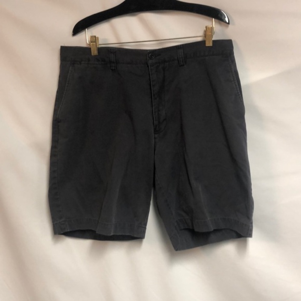 POLO BY RALPH LAUREN CARGO SHORTS SIZE 35